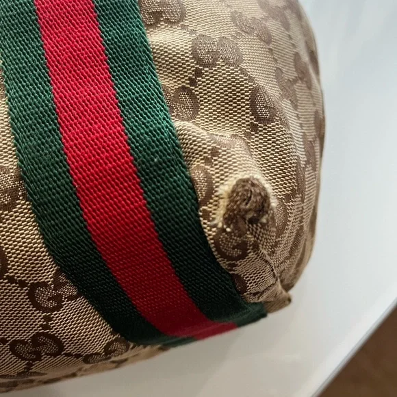 GUCCI GG CANVAS TOTE - Picture 12 of 16